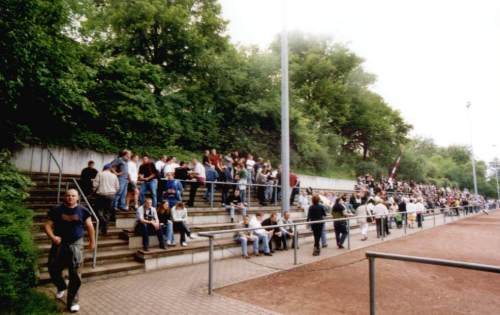 Wartberg-Stadion Alzey - Ausgebaute Seite