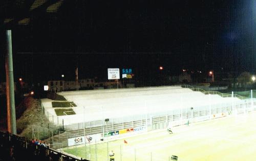 Stade Jean Bouin - Hintertortribne 'La Butte'