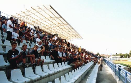 Gradski stadion - Auf der Tribüne