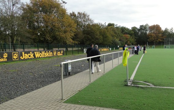 Lukas-Podolski-Sportpark Kunstrasen