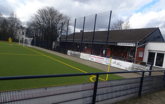 Sportplatz Bornbacher Str.