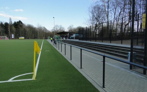  Kurt-Bornhoff-Sportpark Kunstrasen