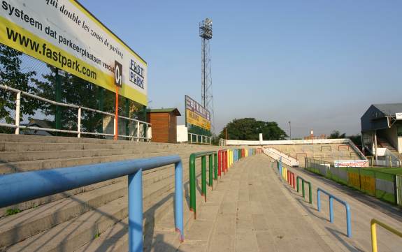 Stade de la Neuville - Blick über den Hintertorbereich