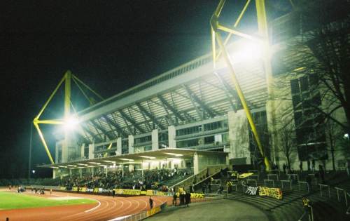 Big Brother: Osttribüne Westfalenstadion und (West)Tribüne Rote Erde