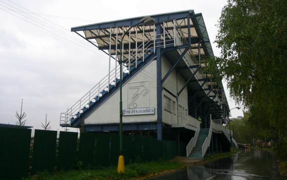 Mestský futbalový štadión - Haupttribüne Außenansicht