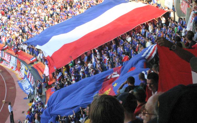 Estádio Cidade de Coimbra - Intro Frankreich und Banner weiterer deutscher Selbstdarsteller