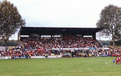 Elzstadion - Tribüne vollbesetzt