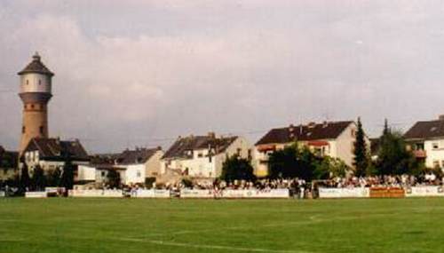 Stadion am Wasserturm - Lngsseite