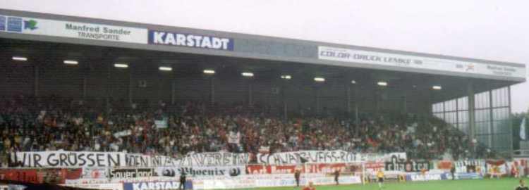 Georg Melches Stadion - Da sind sie wieder und mit ihnen das umstrittene Transparent