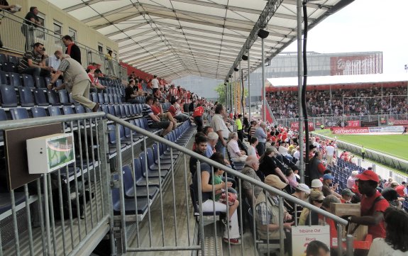 Mobiles Stadion im Arena-Sportpark