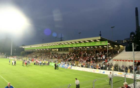 Paul-Janes-Stadion - Tribüne