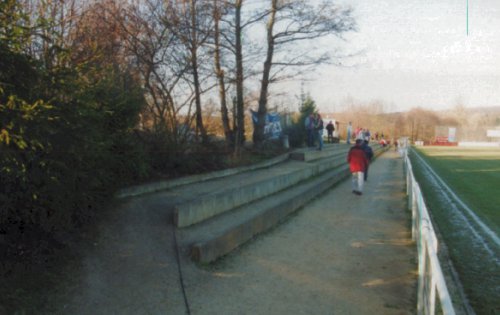 Sportplatz am Weiher - Längsseite