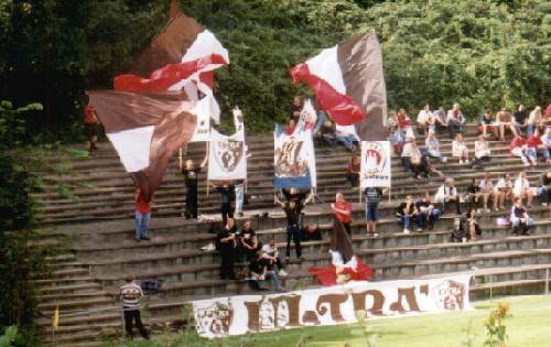 Stadion Eckerner Str. - Groe Fahne, keine Stimmung, Carpe Diem??