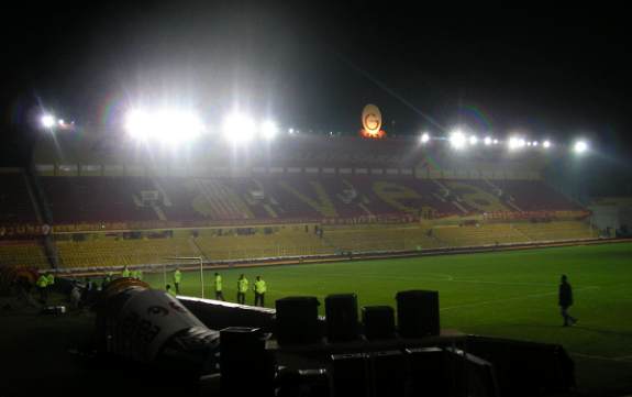 Ali Sami Yen Stadi - Gegenseite