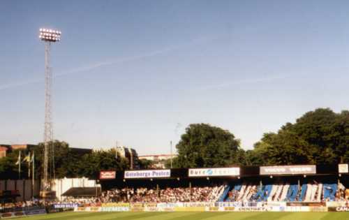 Gamla Ullevi - Gegentribne mit Planen