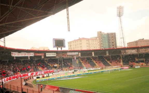 Kamil Ocak Stadı