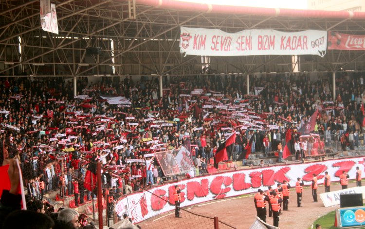 Kamil Ocak Stadı