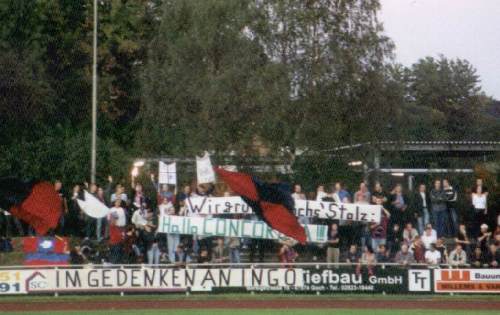 Hubert-Houben-Stadion - Intro der Gästefans