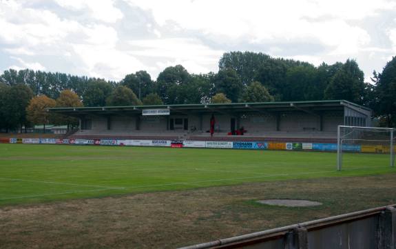 Stadion an der Flutbrücke