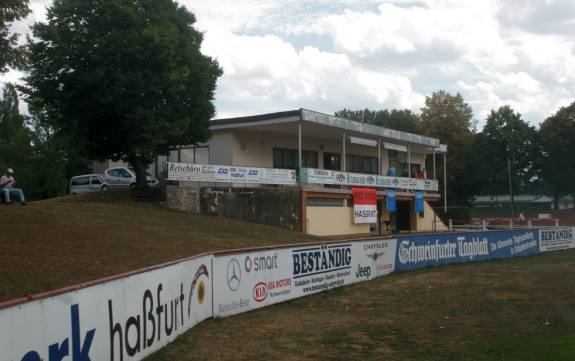 Stadion an der Flutbrücke