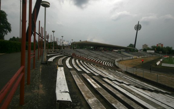 Všesportovní stadion