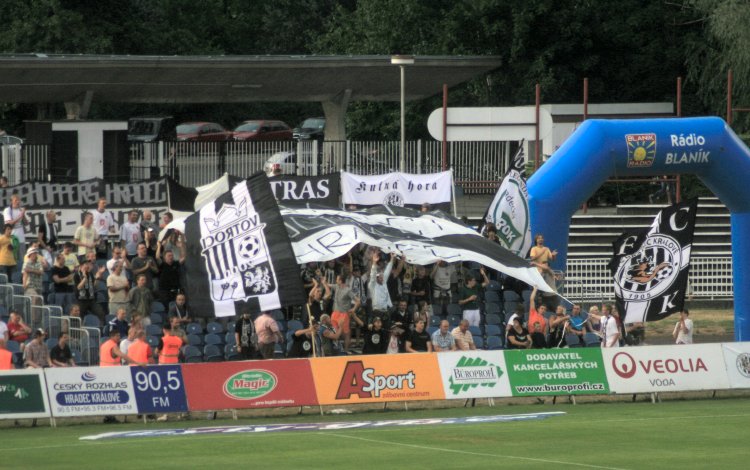 Všesportovní stadion