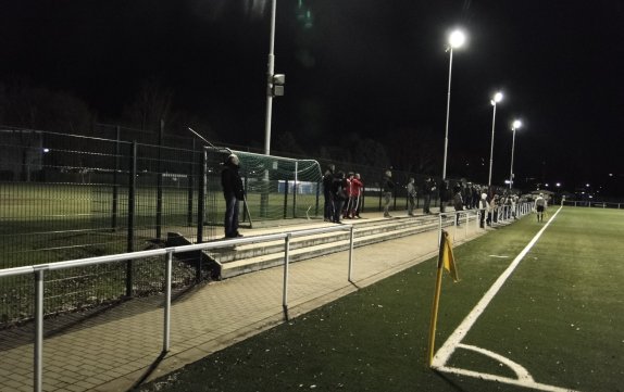 Stadion am Badeweiher Kunstrasen