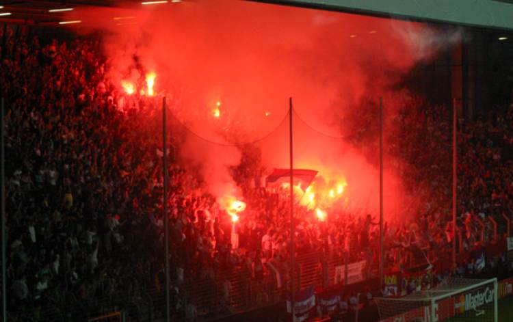 Ruhrstadion - Stimmung Serbien/Montenegro