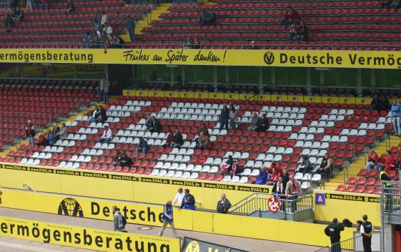 Fritz-Walter-Stadion (Betzenberg) - Gegenseite Detail