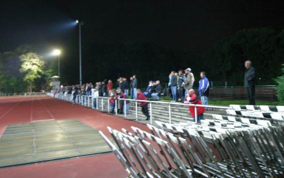 Sportplatz TUS Köln rrh im Sportpark Höhenberg - Stufen