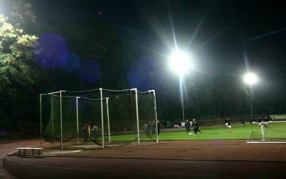 Sportplatz TUS Köln rrh im Sportpark Höhenberg - Gegenseite