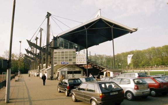 Flughafenstadion (Sportpark Höhenberg) - Tribne Rckansicht