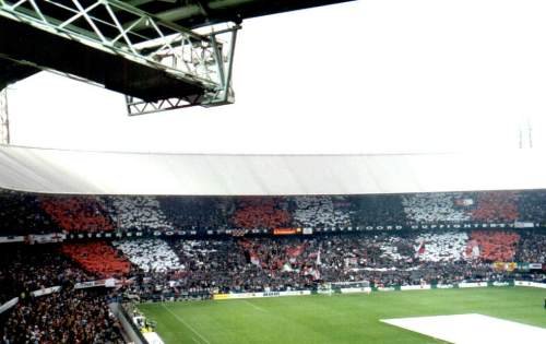 Stadion Feijenoord (“De Kuip”) - Choreographie der Heimfans (Stadiontribüne)