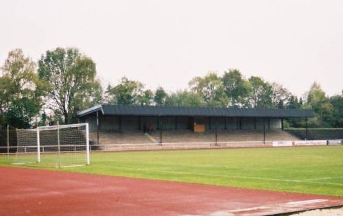 Stadion am Hessenteich - Tribüne