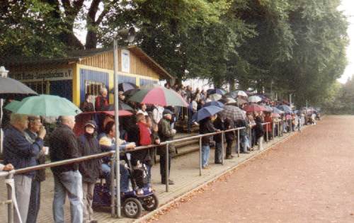 Sportpark Herten Nord - Vereinskneipe im Container und Stufen