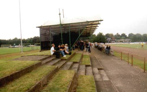 Walter-Bettges-Stadion - Tribne und Stufen