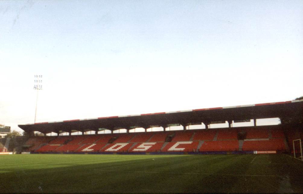 Stade Grimonprez Jooris - Gegentribüne