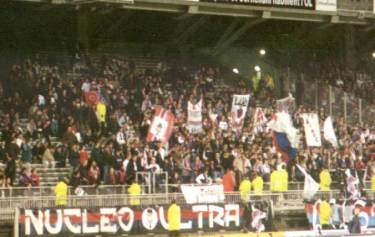 Stade de Gerland - Fans hinterm Tor