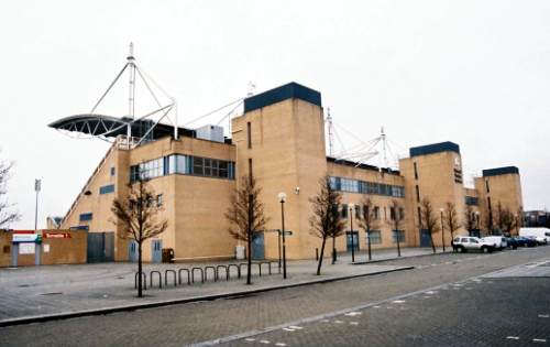 National Hockey Stadium, Milton Keynes - Haupttribne (East Stand) Auenansicht