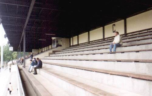 Mommsenstadion - Blick über die Tribüne