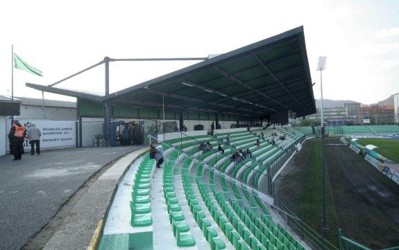 Letni Stadion