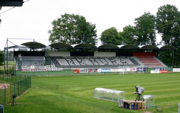 Fasanerija - Freistehende Hintertortribüne