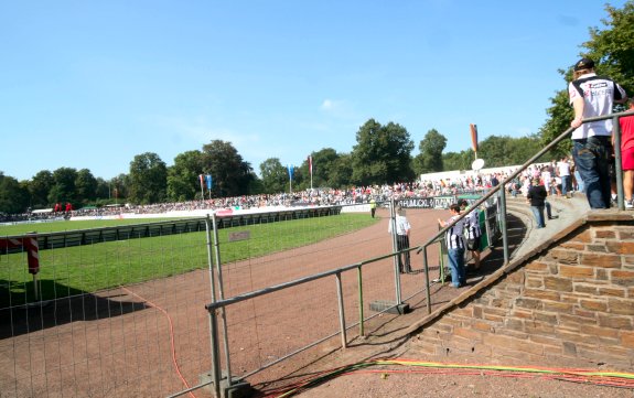 Stadion an der Kirmeswiese (Prof. Hueppe Stadion)