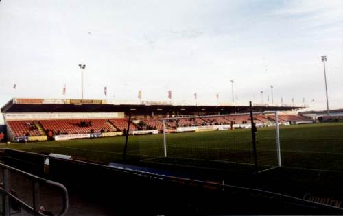 Sixfields Community Stadium - Gegentribüne