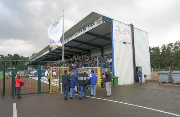 Herman-Löns-Stadion - Tribüne Vorderansicht