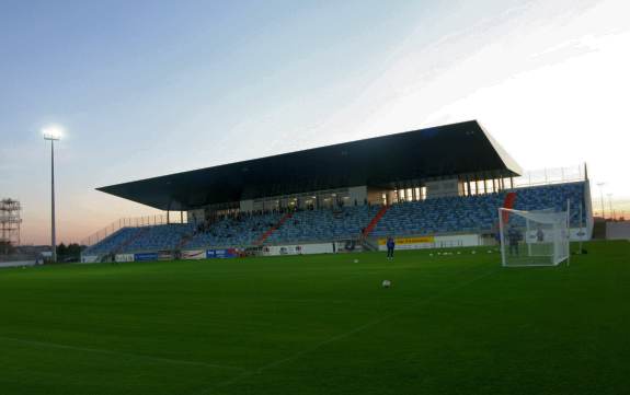 Sportplatz Husterhöhe - Tribüne