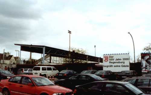 Jahn-Stadion - Au&szlig;enansicht