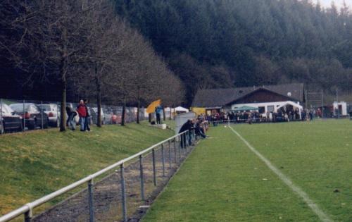 Sportplatz Roßbach - ... der Ausschnitt im oberen Bild ist vielleicht etwas vorteilhaft