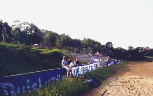 Schwelgernstadion - Stufen an der Längsseite...