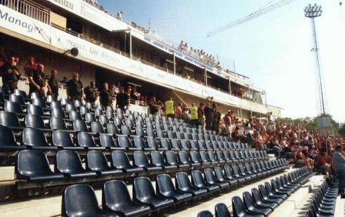 Waldstadion - Blick ber die Hintertortribne